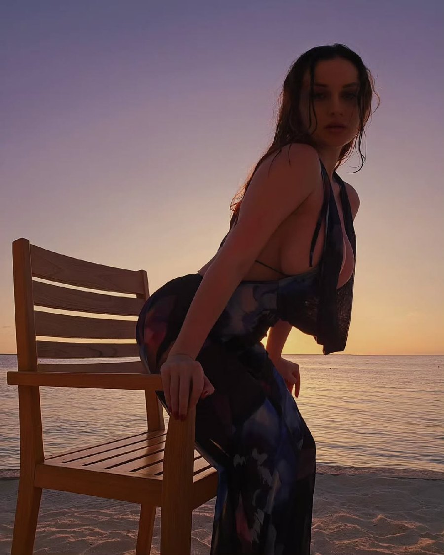 Sexy girl Miranda Faith nude in Mbuji-Mayi