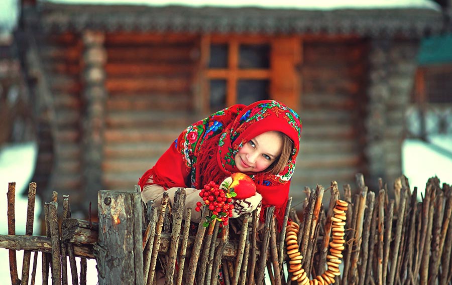 Sexy girl Women in Slavic costumes in Mbuji-Mayi