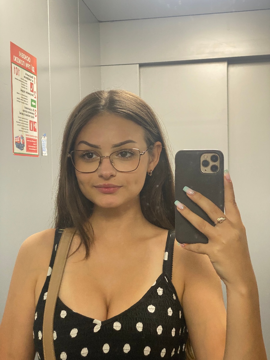 Sexy model Stacy in Mbuji-Mayi